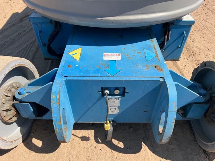 2005-genie-z-34/22-electric-telescopic-manlift-image-9