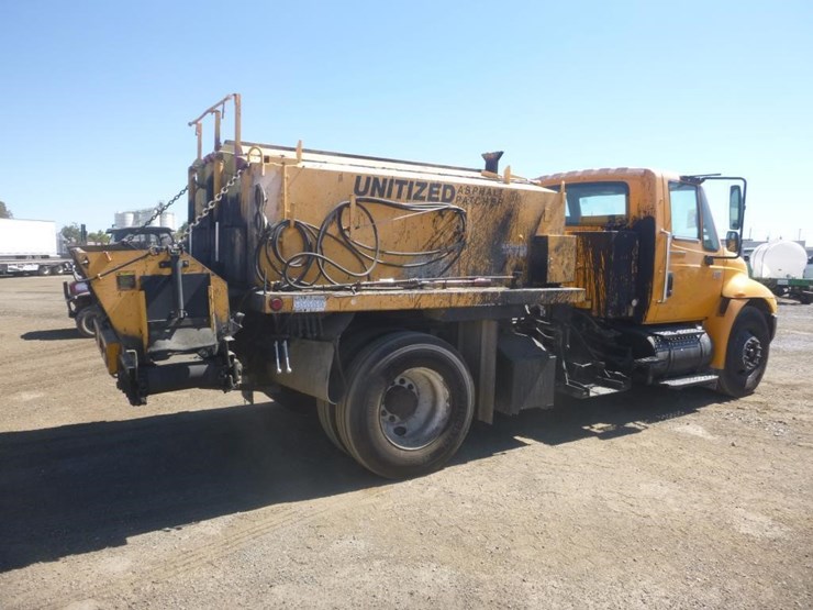 2006-international-durastar-4300-image-3