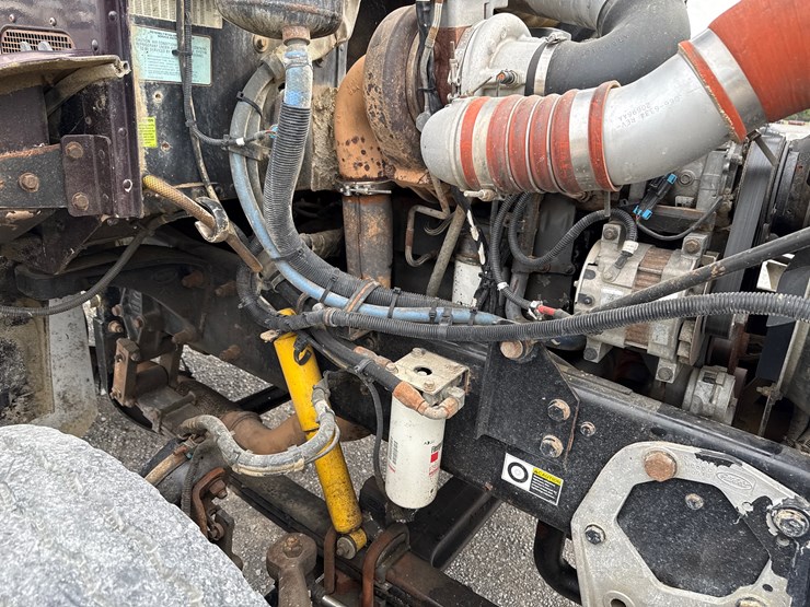 peterbilt-340-image-12