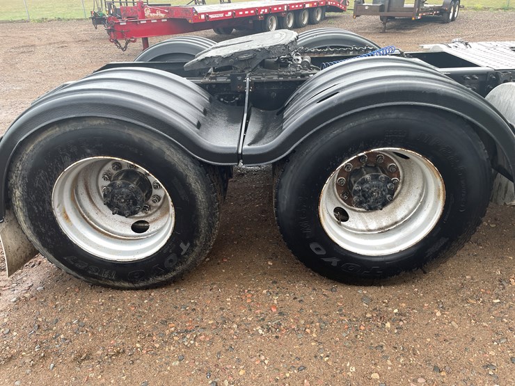#2145-•-2012-volvo-d13-truck-tractor-(has-mn-title)-image-11