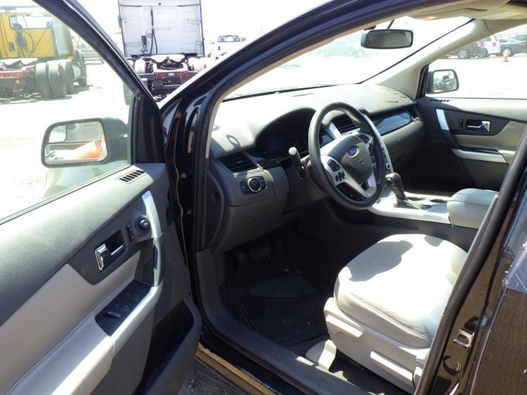 2013-ford-edge-image-5