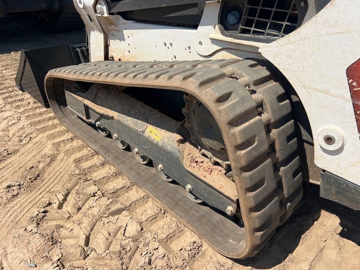2024-bobcat-t770-image-23