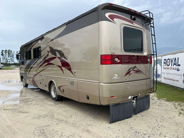 2007-national-rv-dolphin-35ft-class-a-motorhome-image-4