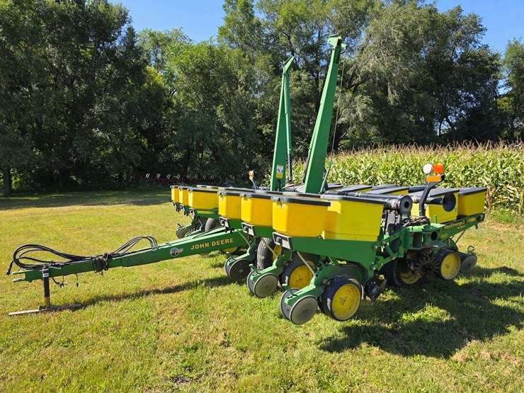 john-deere-7200-image-13