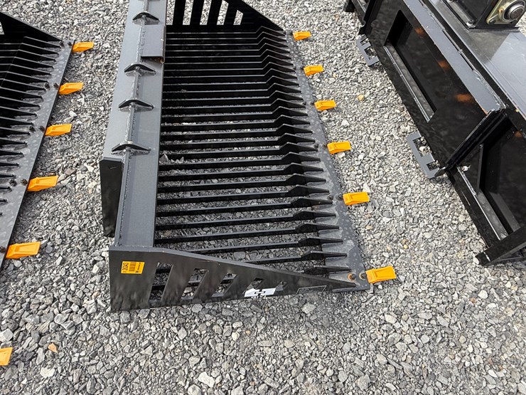 #2000-•-#26343-•-unused-giyi-66"-skid-steer-rock-bucket-cysd2507107-image-7