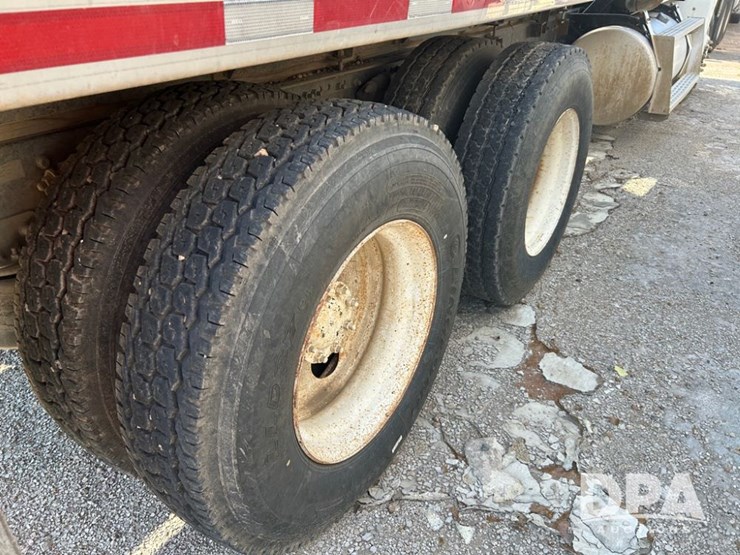 1998-freightliner-dry-tender-truck-(cp0654,-unit-28644)-image-21