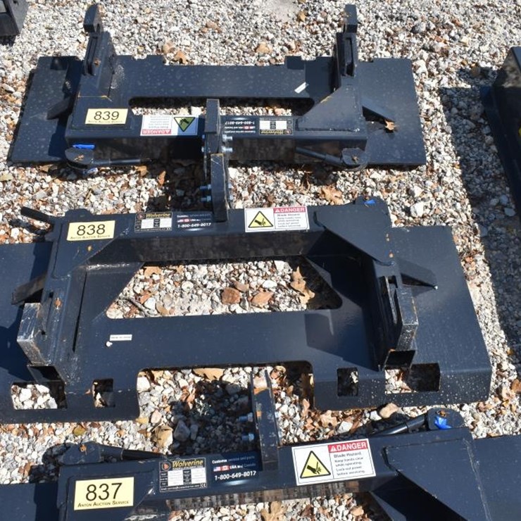 SKID STEER QUICK HITCH