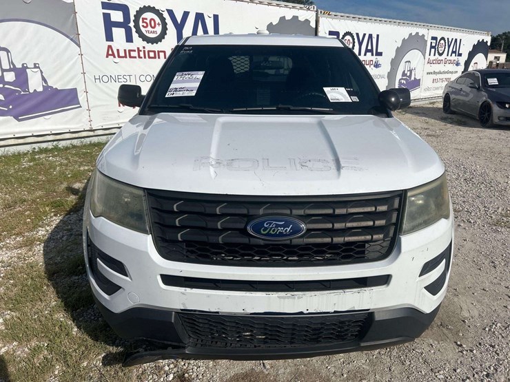 2016-ford-explorer-image-19