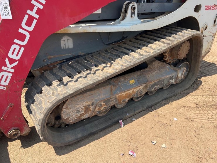 2018-takeuchi-tl12v2-image-9