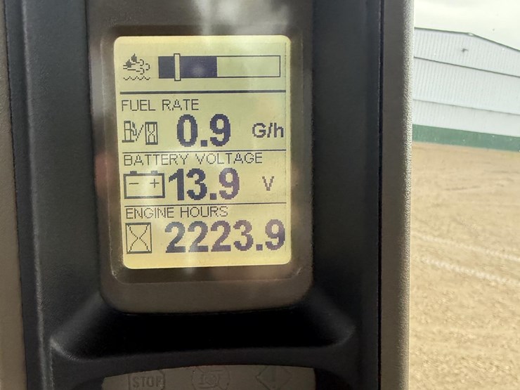 2020-case-ih-patriot-4440-image-94