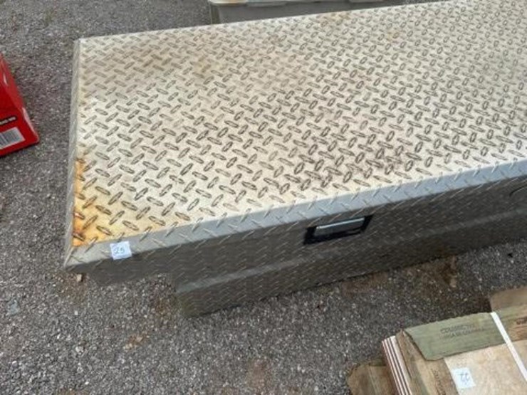 truck-bed-tool-box-69"-length-image-2