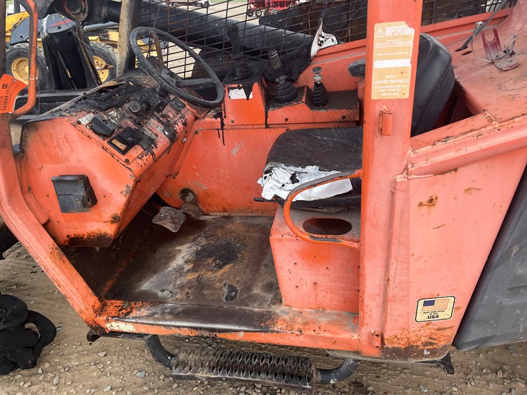 #2059-•-lull-telehandler-*non-runner*-*fire-damage*-image-59