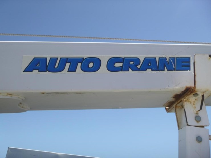 2011-ford-f550-image-9