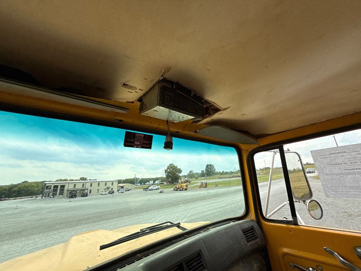 ford-l9000-image-28