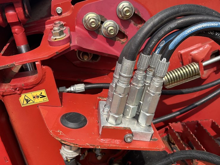 2015-case-ih-8240-image-68