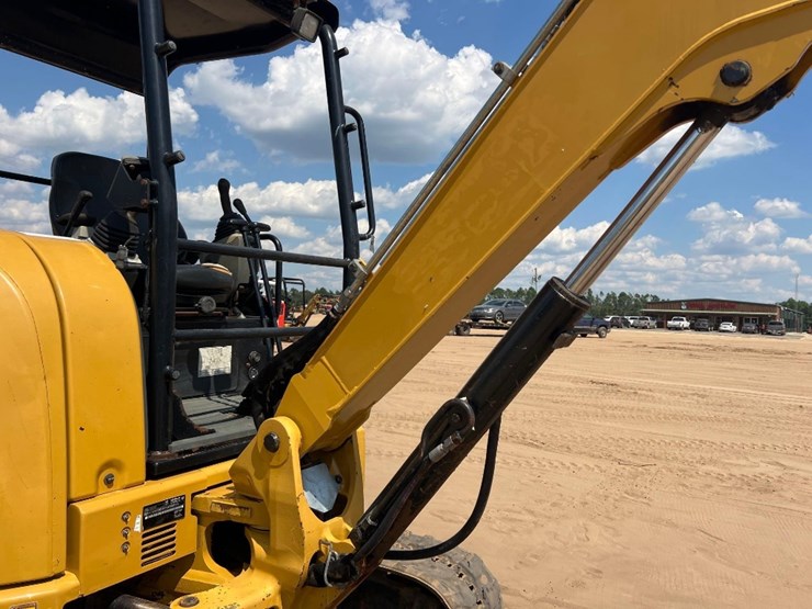 2016-caterpillar-303.5e2-cr-image-13