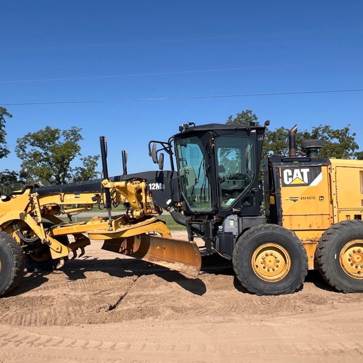 2017 CATERPILLAR 12M3