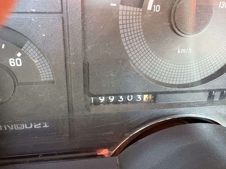 1990-chevy-silverado-k1500-4x4,-reg-cab,-8’-box,-245/75r16-tires-on-alloy-rims,-350-v8,-block-heater-image-35