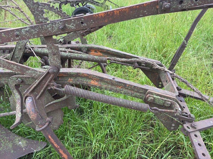 2-bottom-14”-pull-type-plow-image-22