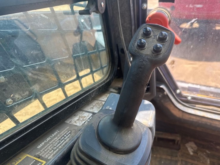 2020-deere-331g-image-28