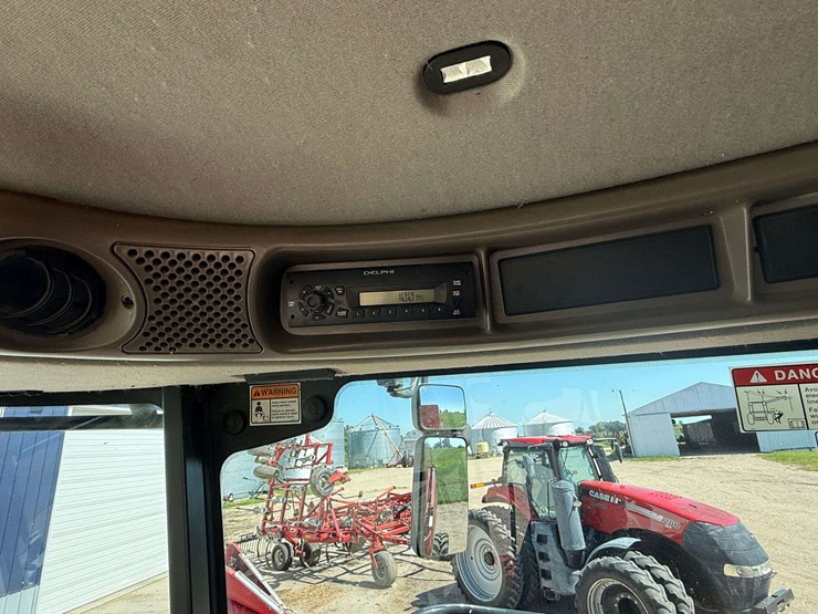 2009-case-ih-8120-image-27