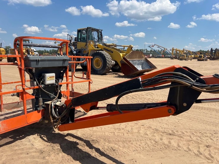2006-jlg-660sj-image-24