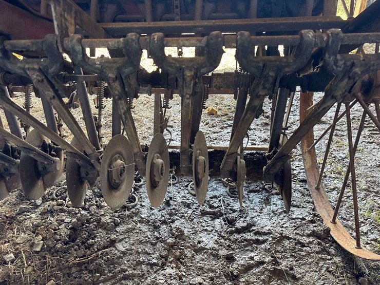 superior-7ft-grain-drill-image-41