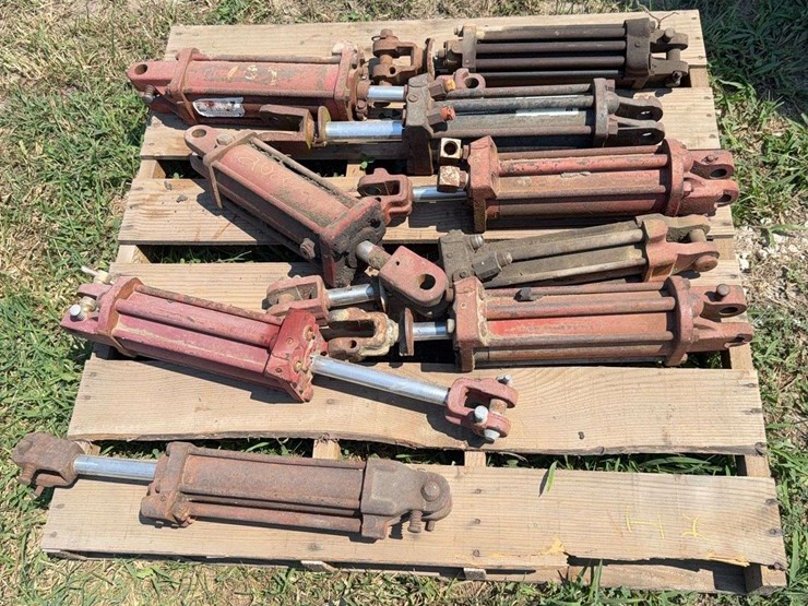 9-ih-hydraulic-cylinders-image-1