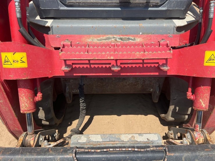 2021-takeuchi-tl8r2-image-10