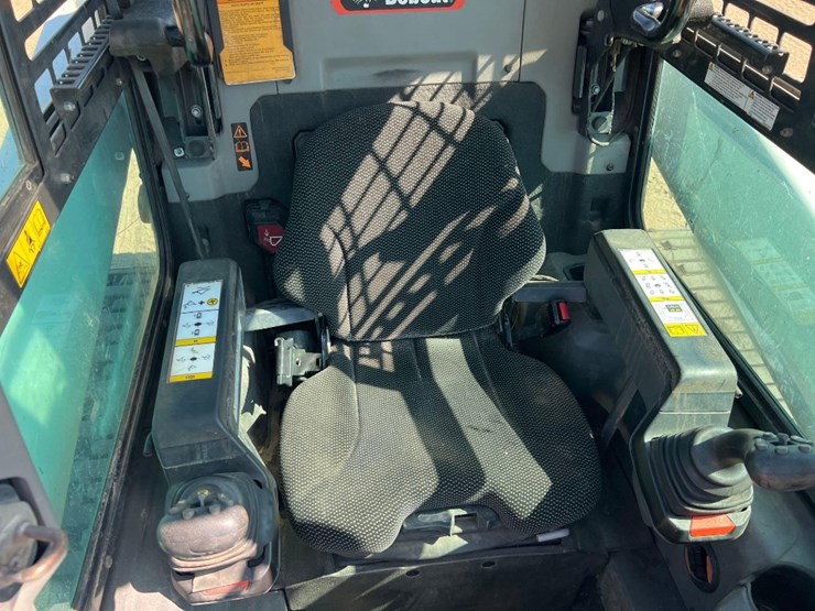 2021-bobcat-t64-image-24