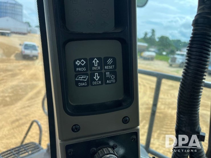 2015-case-ih-titan-4530-image-99