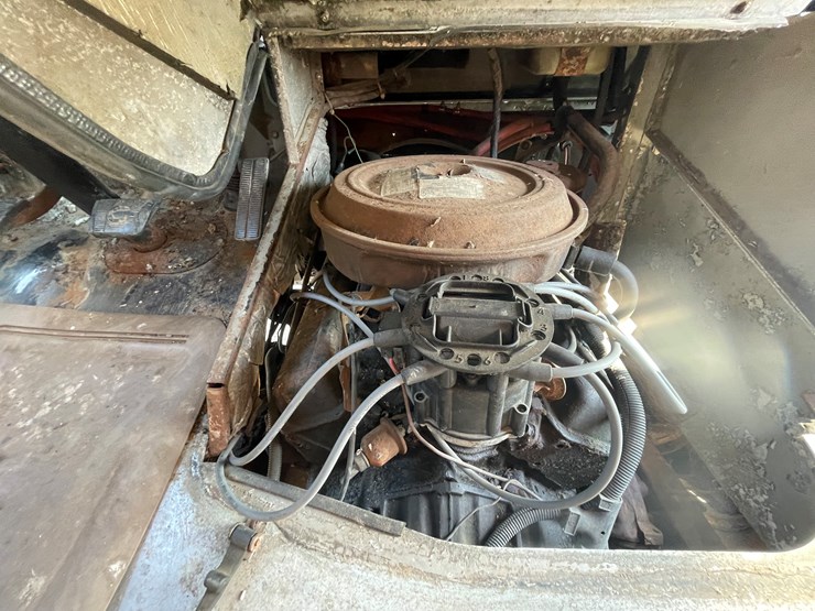 #2144-•-1982-chevrolet-kurbmaster-box-truck-(has-mn-title)-image-27