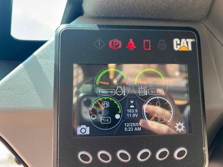 2023-caterpillar-259d3-image-32
