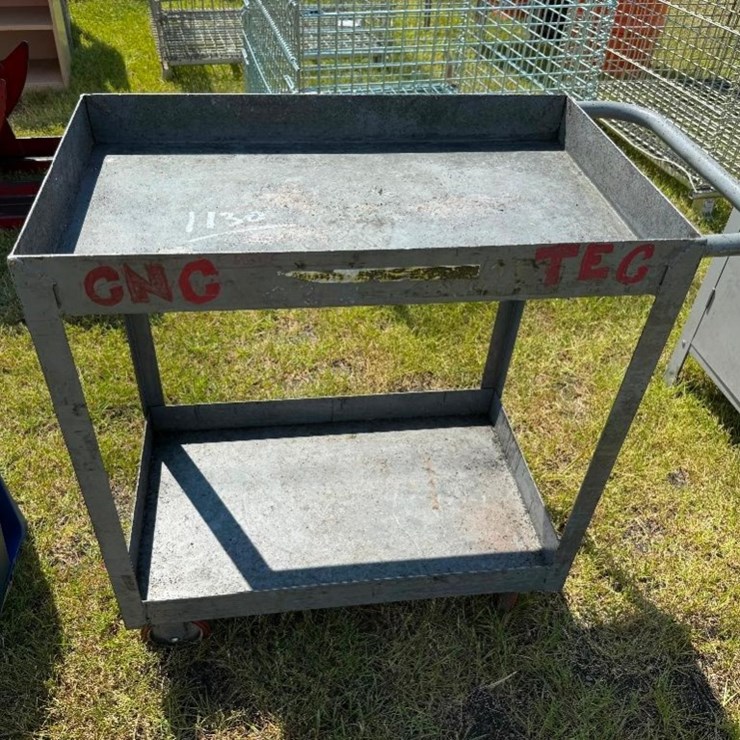 SERVICE CART ON CASTERS (18"X30")