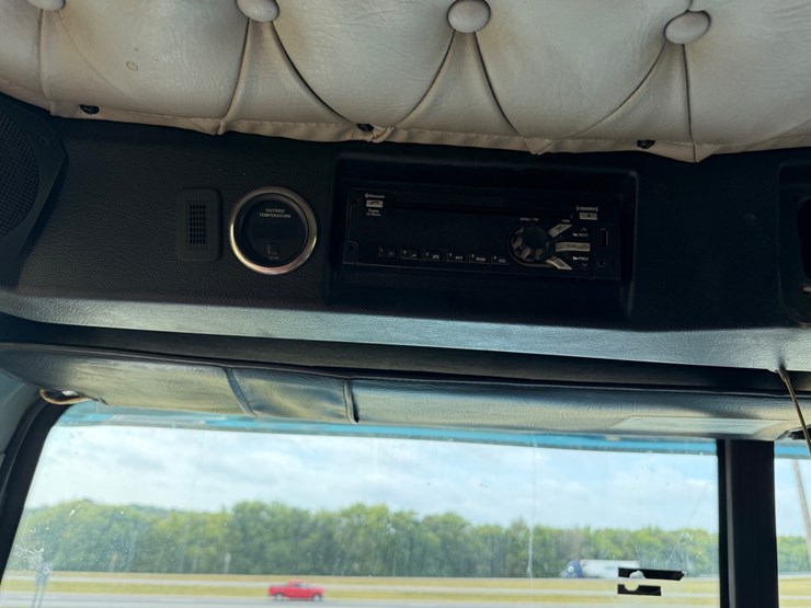western-star-4900-image-39