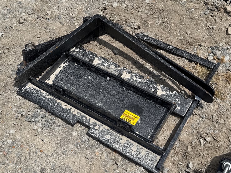 #230-•-#26355-•-unused-giyi-mini-skid-steer-forks-image-3