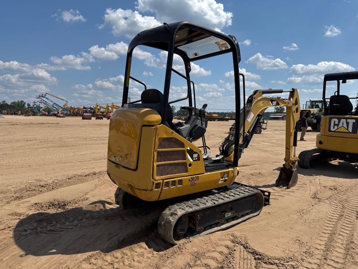 2018-caterpillar-301.7d-image-6