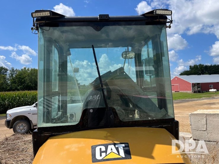 2015-caterpillar-903c-image-26