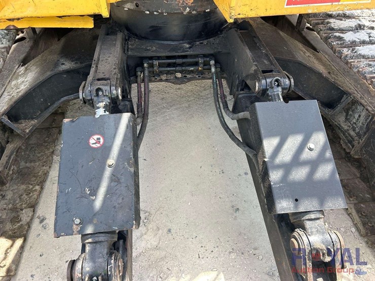 2022-caterpillar-310-image-18
