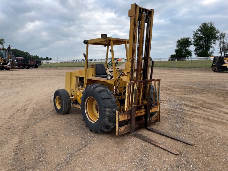 #2140-•-hull-706e-lift-truck-image-4