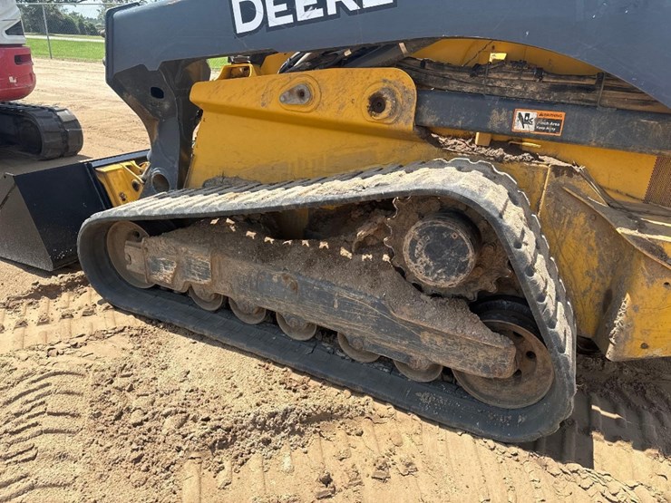 2020-deere-331g-image-9
