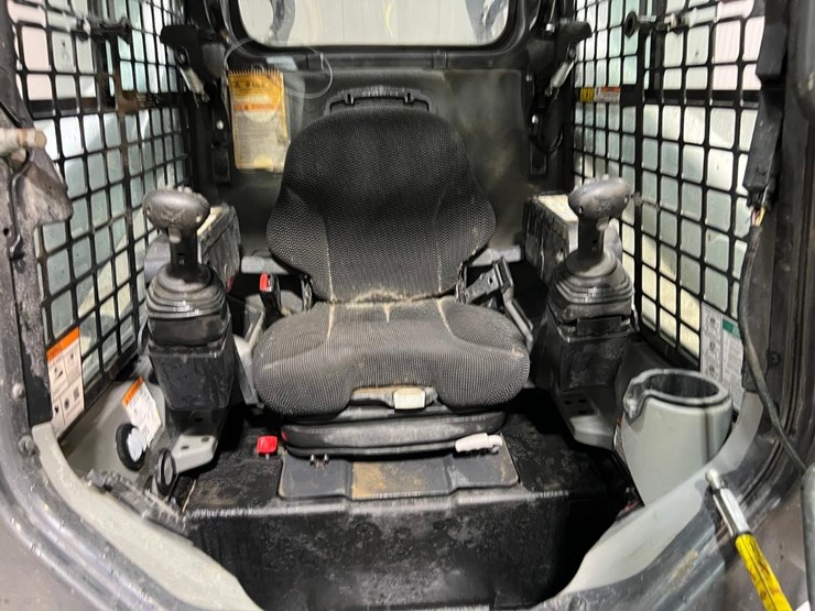 2021-bobcat-t770-image-21