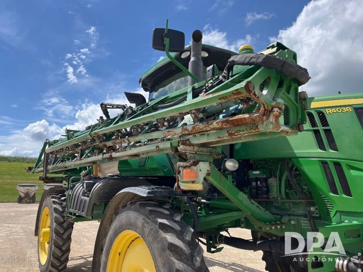 2014-john-deere-r4038-image-36