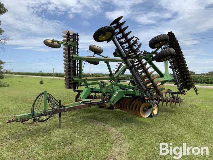 john-deere-630-image-1