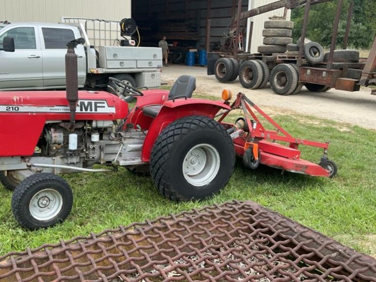 #124-•-massey-ferguson-mf210-tractor-image-6