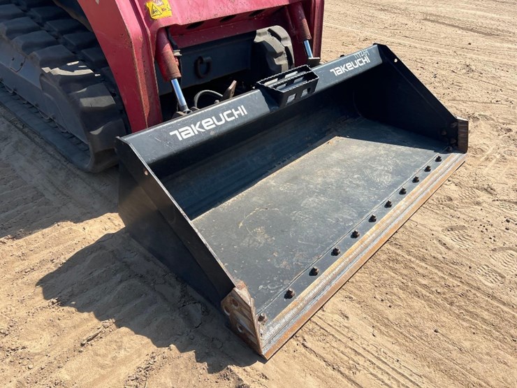 2018-takeuchi-tl8-image-17