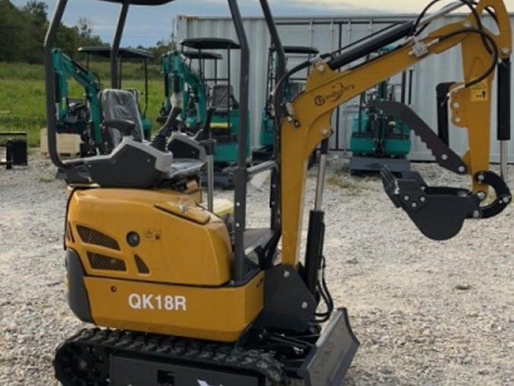 2025-cfg-qk18r-mini-excavator-image-4