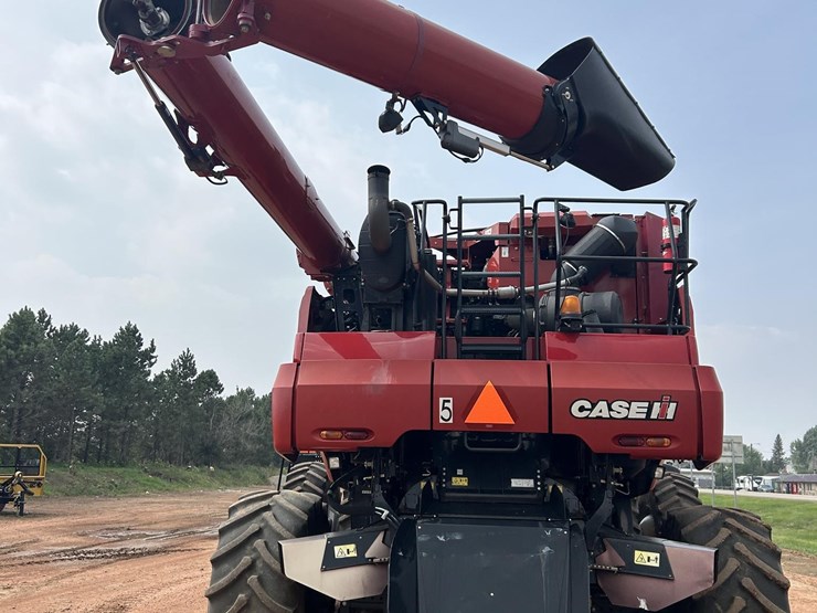 2015-case-ih-8240-image-7