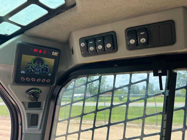 2019-caterpillar-299d2-xhp-image-30
