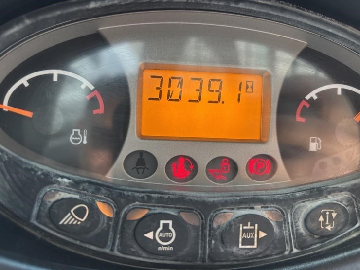 2019-bobcat-t740-image-45